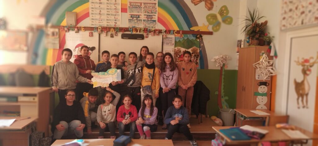 Ученици пред дъската в класната стая